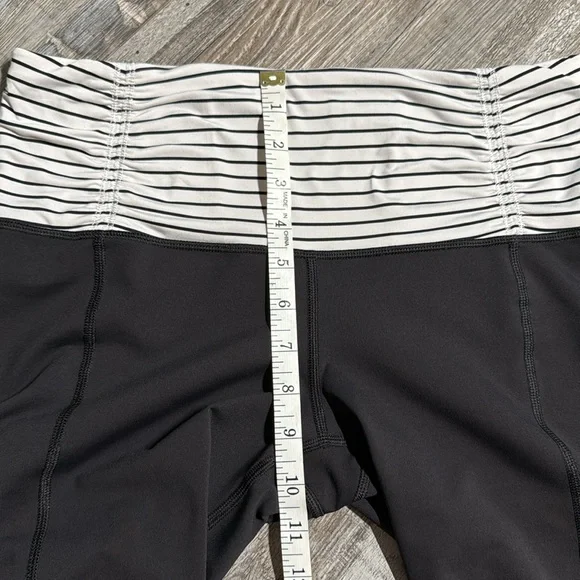 Lululemon Runday Crop Size 8 - Picture 13 of 15